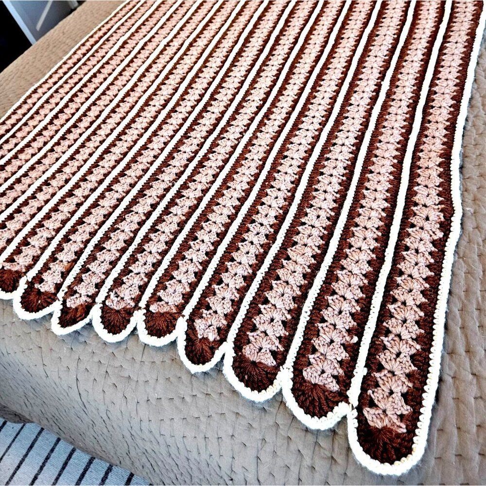 Vintage Crochet Blanket Brown Beige Ivory Scalloped Edge Handmade 62 x 48" Twin - Picture 10 of 12